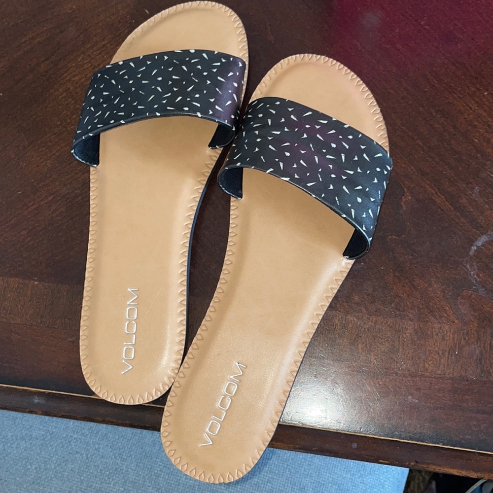 Volcom women’s sandals